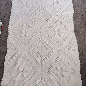 Elegant Cream Knitted Blanket 43x70